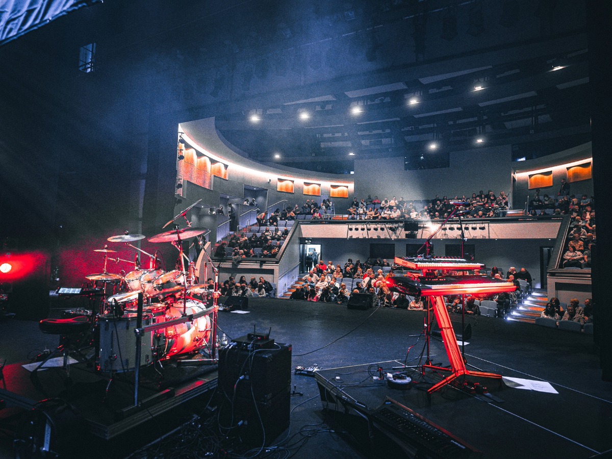 brindley-theatre-runcorn-stage-musical-instruments