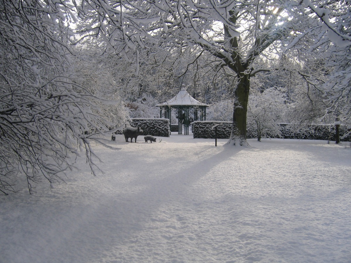 norton-prirory-walled-gardens-snow