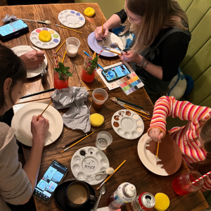 Christmas-Pottery-Painting-at-The-Bake-House-Photo.png